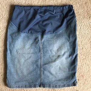 Old Navy Maternity Skirts - Old Navy Maternity Denim skirt 🤰🏽🌺 Old Navy Maternity Skirts - Old Navy Maternity Denim skirt 🤰🏽🌺